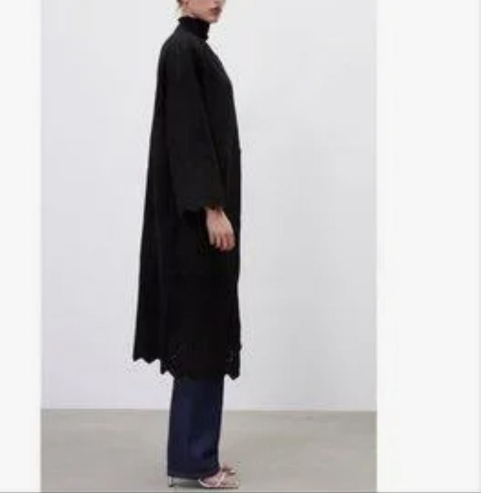 ZARA Limited Edition Eyelet Detail Heavy Knit Coat - Picture 5 of 16
